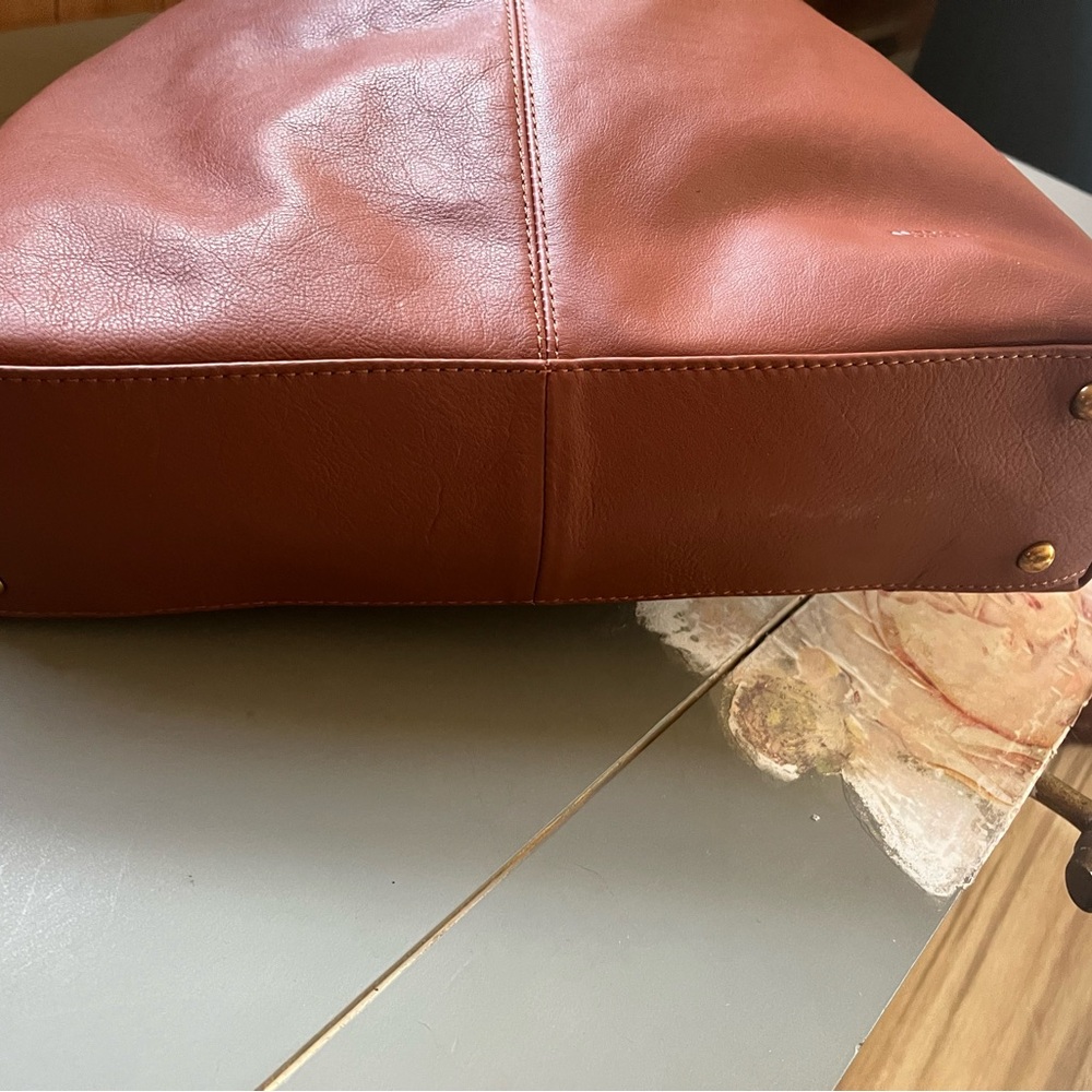 Elegant Leather Hobo Bag in Rich Brown - Picture 3 of 6
